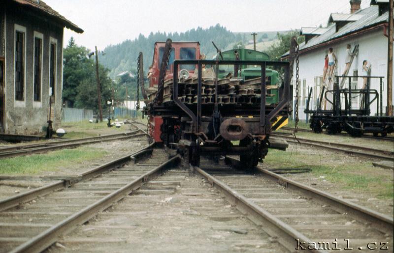 �IERNY BALOG, t�bory Stromu �ivota - 1983-4