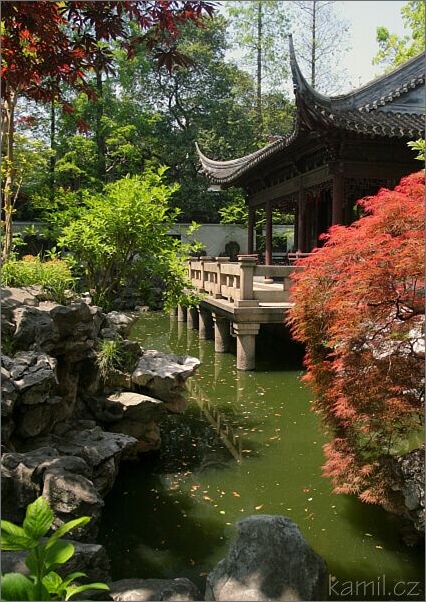 Shanghai [Šank-chaj] - zahrada Yuyuan [Jüjüan]