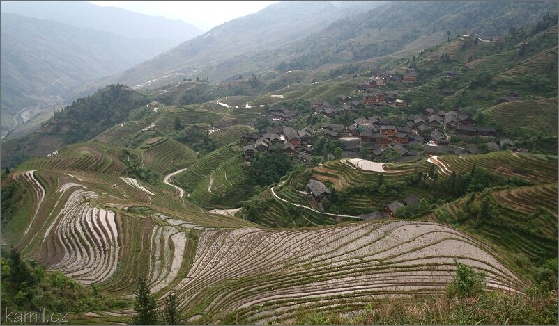 china 2007 - rýžové terasy na Dračím hřbetu