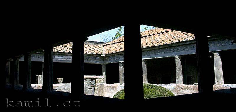 Italia, antick� venkov - kv�ten 2005