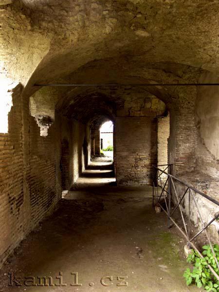 Italia, Ostia Antica - kv�ten 2005