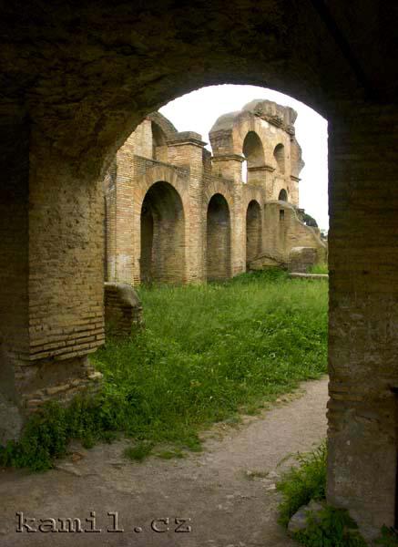 Italia, Ostia Antica - kv�ten 2005
