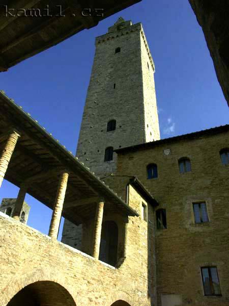 Italia, tosk�nsk� m�sta - kv�ten 2005