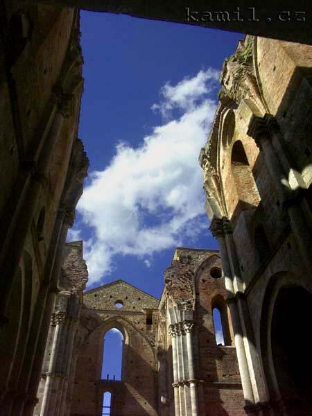 Italia, tosk�nsk� venkov - kv�ten 2005