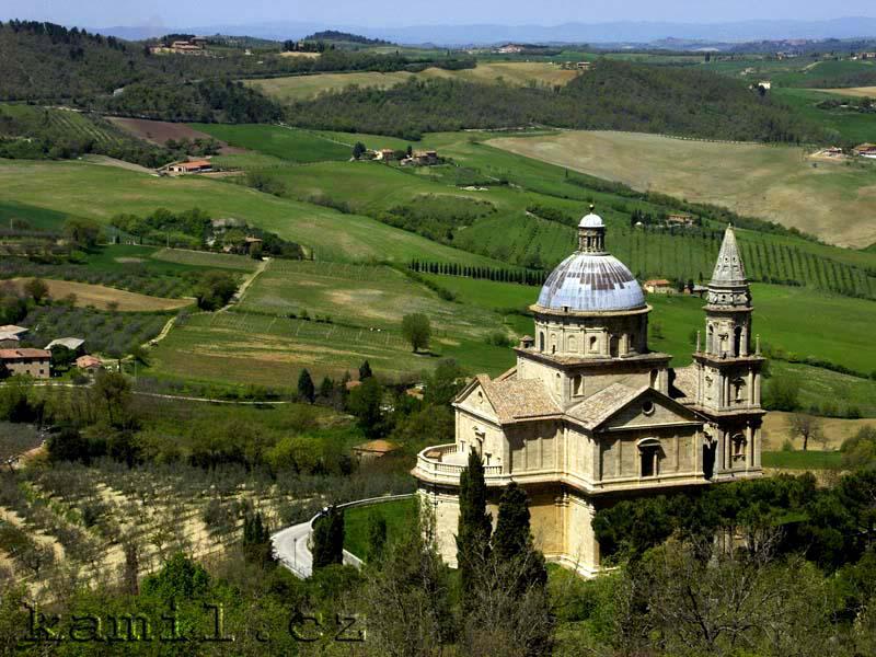 Italia, tosk�nsk� venkov - kv�ten 2005