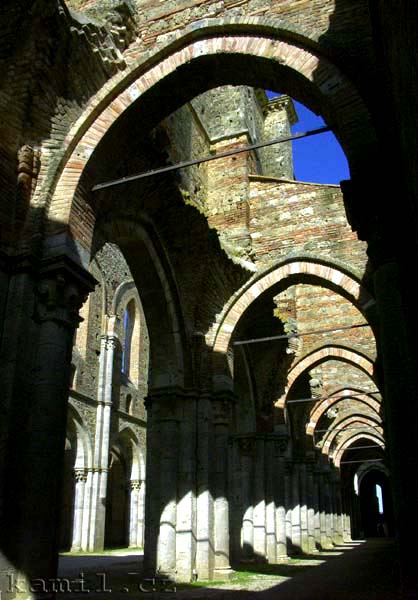 Italia, struktury - kv�ten 2005