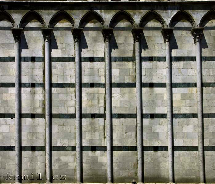 Italia, struktury - kv�ten 2005