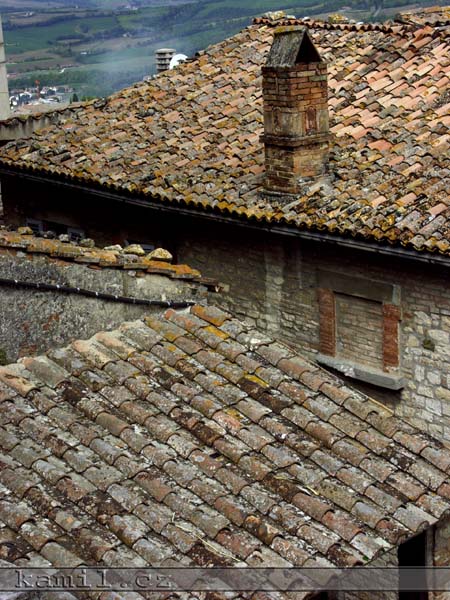 Italia, struktury - kv�ten 2005