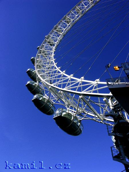LONDON, Thames river - srpen 2005