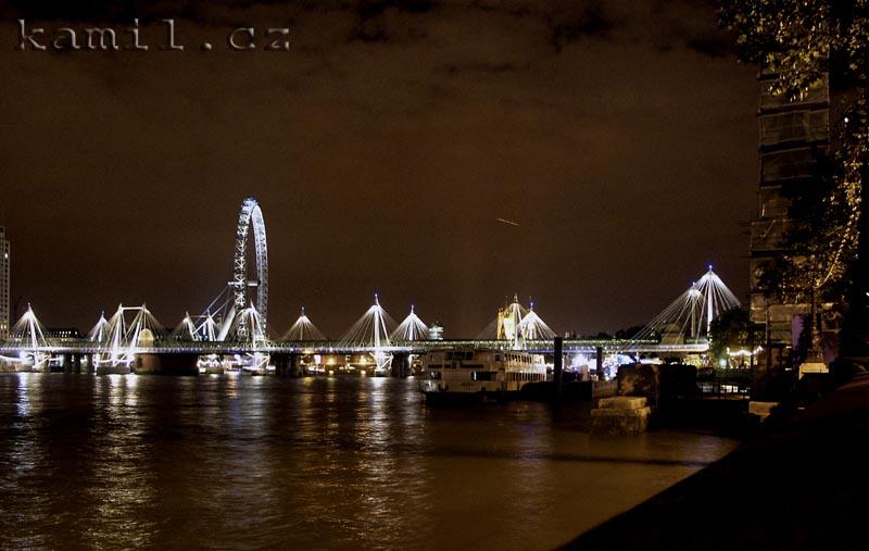 LONDON, Thames river - srpen 2005