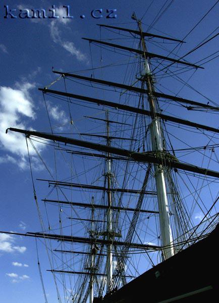 LONDON, Thames river - srpen 2005