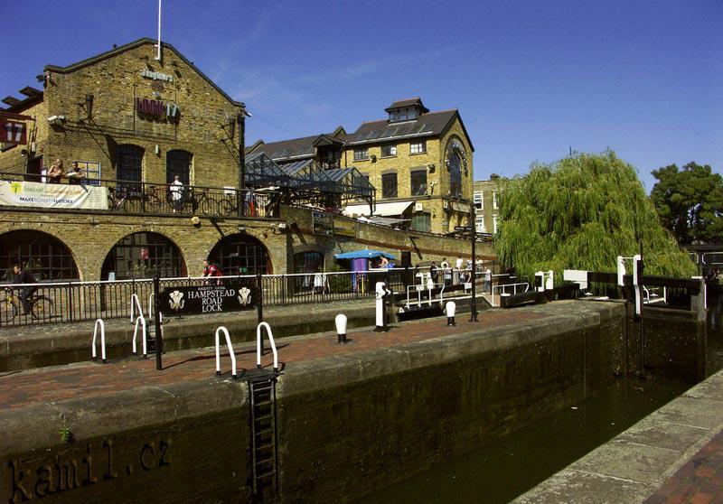 LONDON, British Museum, Regent�s Canal - srpen 2005