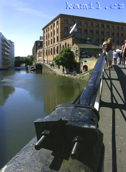 LONDON, British Museum, Regent�s Canal - srpen 2005