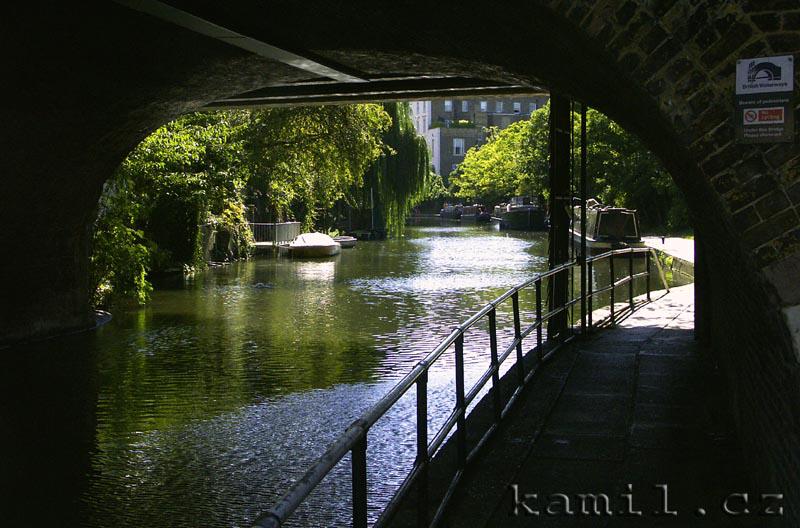 LONDON, British Museum, Regent�s Canal - srpen 2005