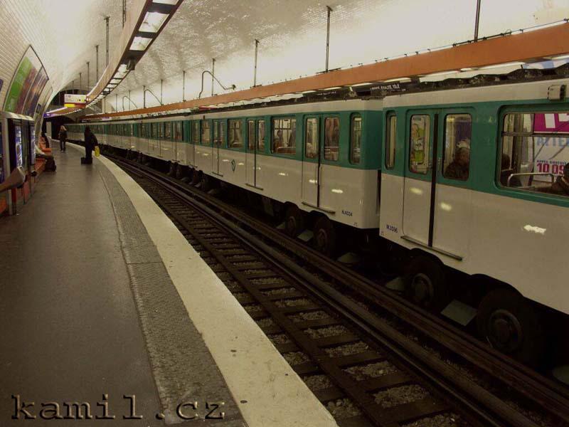 PARIS, m�sto - listopad 2004
