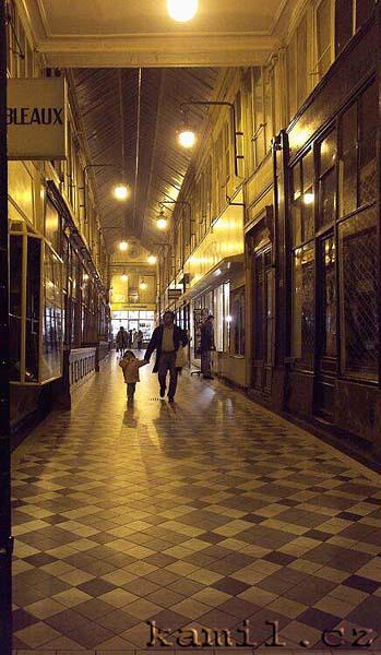 PARIS, m�sto - listopad 2004