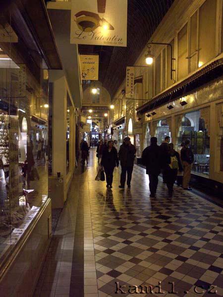 PARIS, m�sto - listopad 2004