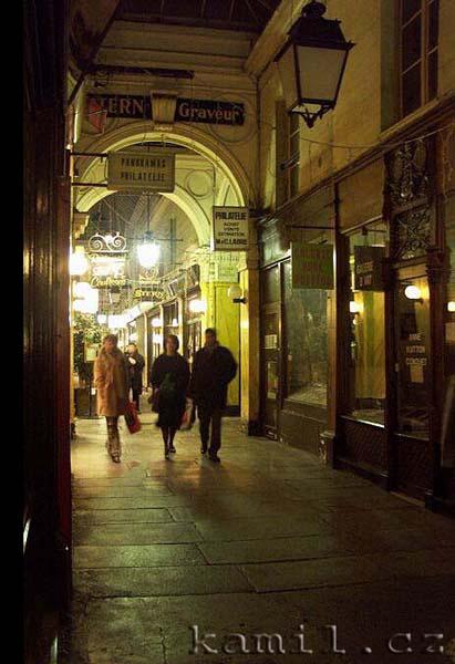 PARIS, m�sto - listopad 2004