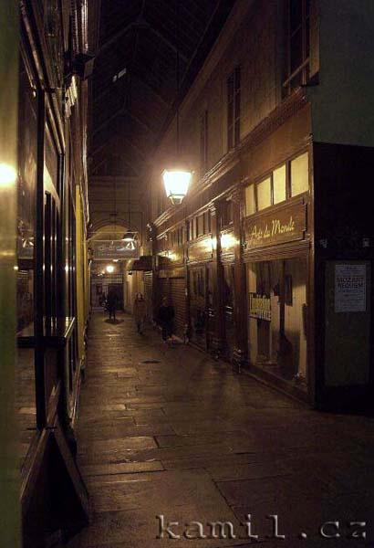 PARIS, m�sto - listopad 2004